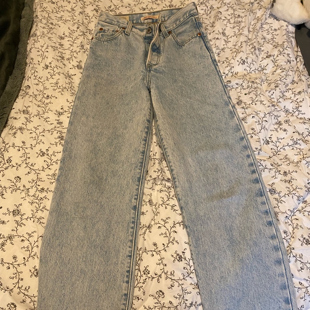 Levi’s Ribcage Straight Jeans - Picture 3 of 4